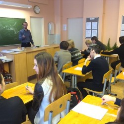 Руслан Низамов проводит лекцию в школе 176 г. Екатеринбург