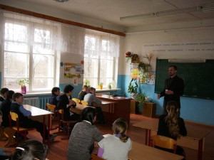 Общее дело в школе деревни Поречье Тверской области Александр Дмитриев