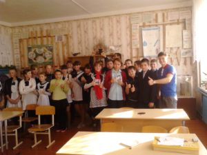 Общее дело в Каменной школе поселка Доброполье Милютинского района Ростовской области