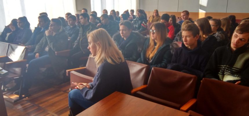 Встреча со студентами Донецкого экономико-правового кооперативного техникума имени Н. П. Баллина.