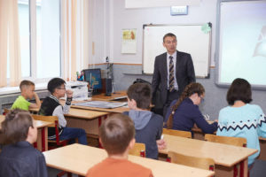 Школьникам Южно-Сахалинска рассказывают о вреде курения при помощи современных технологий