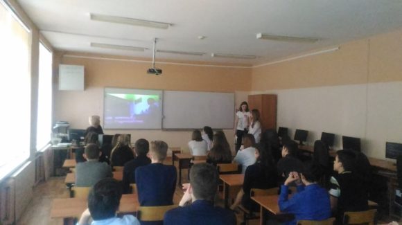 “Сверстник сверстнику”: юные активисты “Общего дела” провели занятия в Костромской школе №6