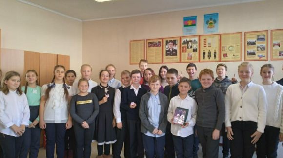 Команда юных волонтеров провела своей первый урок в школе №65 г.Сочи