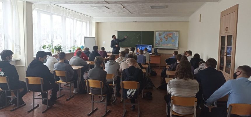 «Общее Дело» в Уральском железнодорожном техникуме с занятиями на тему опасности алкоголя