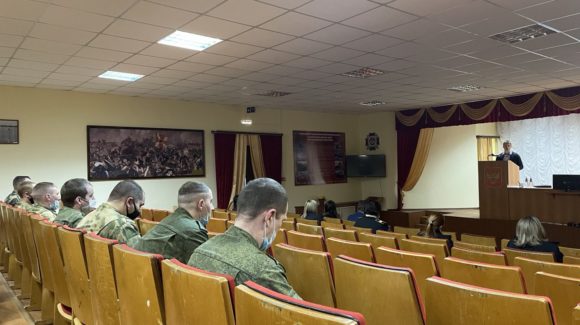 Лекции в актовом зале гарнизонного клуба морского отряда озёрской Ордена Красной Звезды дивизии Росгвардии