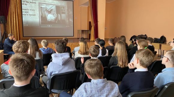Два дня профилактических занятий с учениками школы №3 в Горячем Ключе