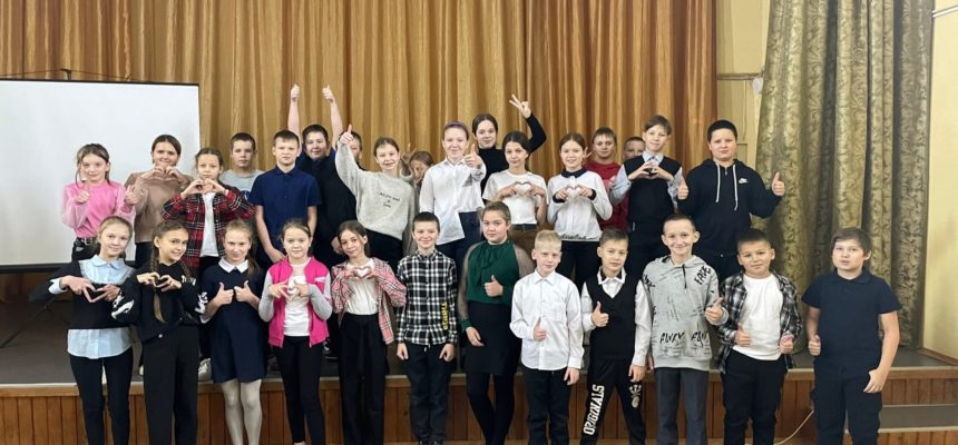 Дмитрий Меркурьев провёл профилактические занятия в школах и колледже Великого Устюга