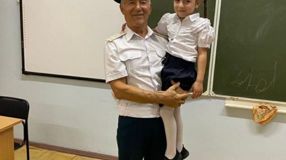 Полковник в отставке Рашит Вагизович Загиров проводит уроки ЗОЖ в школах
